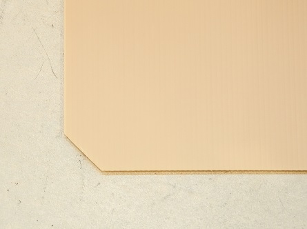 Amha Amhaのプラダン製作事例 スチールラック棚板cカット加工